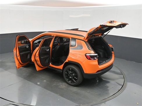 New 2026 Jeep Compass Latitude w/ Mopar Graphics Package image 51