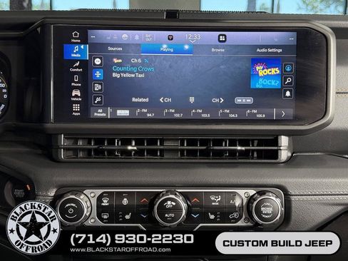 Used 2024 Jeep Wrangler Unlimited Sahara AWD/4WD image 27