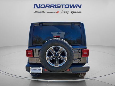 Certified 2018 Jeep Wrangler Unlimited Sahara image 5