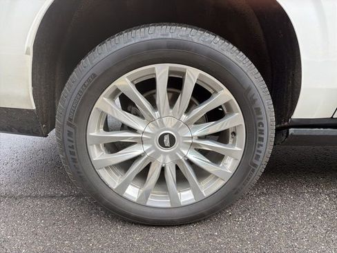 Used 2022 Cadillac Escalade ESV Premium Luxury w/ Performance Package image 8