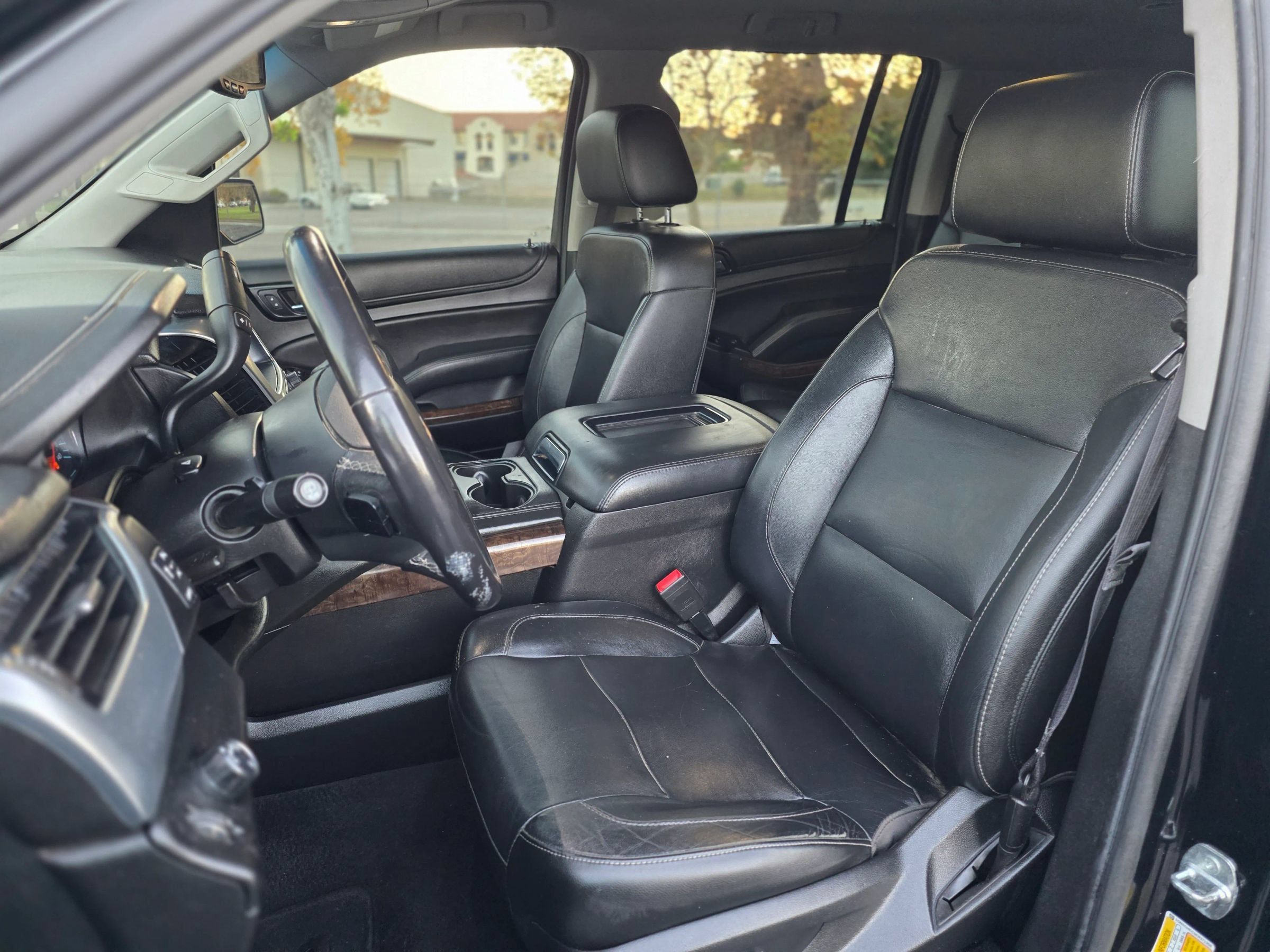 Used 2019 Chevrolet Suburban LT RWD image 12