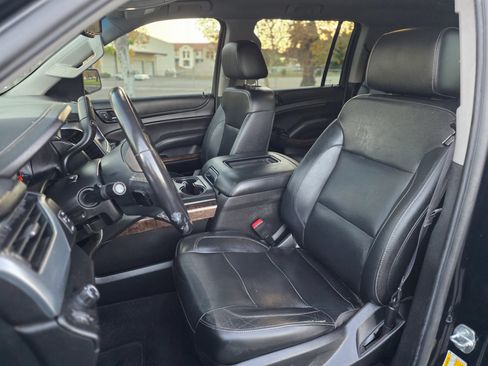 Used 2019 Chevrolet Suburban LT RWD image 12
