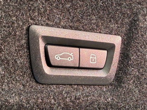 Used 2025 BMW 330i xDrive Sedan w/ M Sport Package image 48