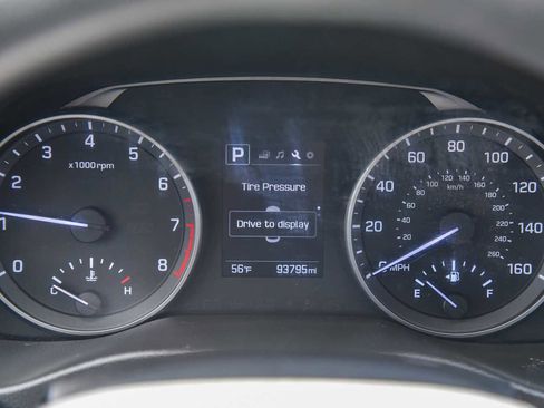 Used 2018 Hyundai Elantra SEL FWD image 16