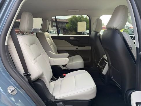 Used 2026 Lincoln Aviator AWD image 21