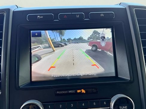 Used 2021 Ford Expedition Max Limited RWD image 18