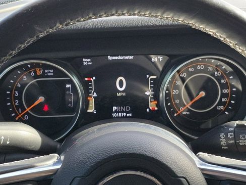 Used 2018 Jeep Wrangler Unlimited Sahara image 30