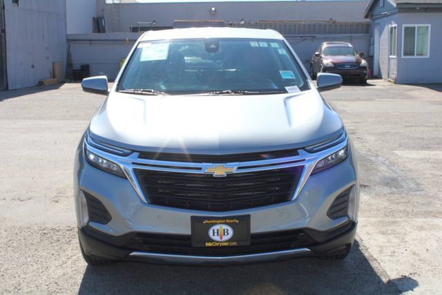 Used 2024 Chevrolet Equinox LT AWD/4WD image 2