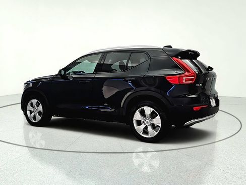 Used 2022 Volvo XC40 T5 Momentum AWD/4WD image 5