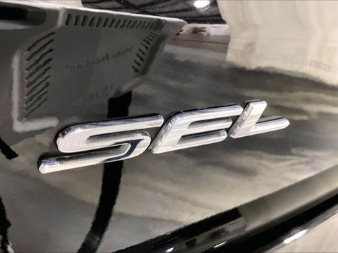 Used 2024 Ford Edge SEL AWD/4WD image 8