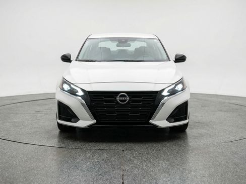 Used 2025 Nissan Altima 2.5 SV image 2