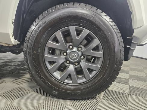 Used 2023 Toyota Tacoma SR5 w/ Technology Package RWD image 11