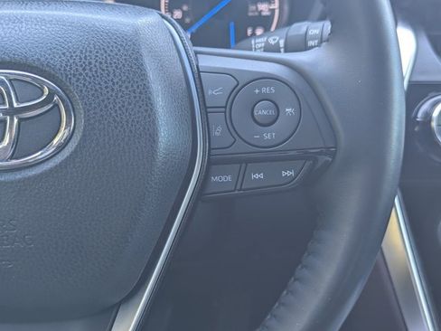 Used 2021 Toyota Venza XLE w/ Softex Package image 22