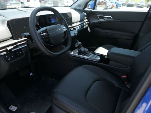 New 2026 Kia Sportage EX FWD image 12