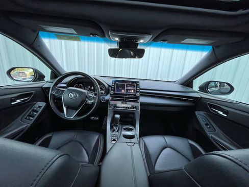 Used 2019 Toyota Avalon XSE FWD image 18