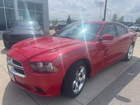 Used 2012 Dodge Charger SXT w/ Rallye Appearance Group RWD image 2