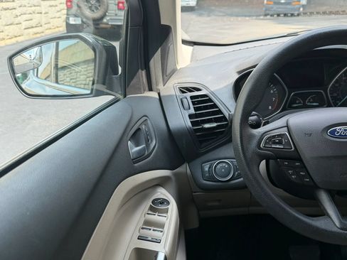 Used 2017 Ford Escape SE w/ Equipment Group 201A FWD image 19