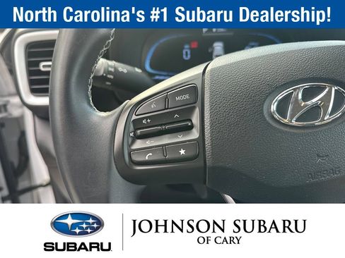 Used 2023 Hyundai Venue Limited w/ Cargo Package FWD image 16