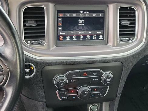 Certified 2022 Dodge Charger SXT w/ Leather Interior Group image 9