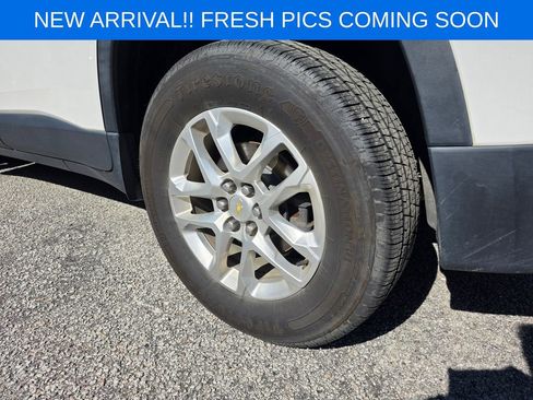 Used 2019 Chevrolet Traverse LT FWD image 6