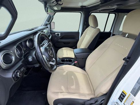 Used 2022 Jeep Wrangler Unlimited Sahara AWD/4WD image 13