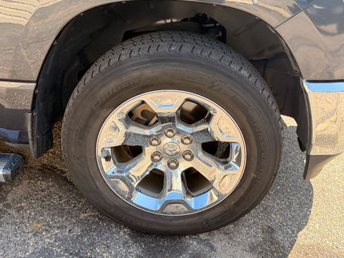 Used 2019 RAM 1500 Big Horn AWD/4WD image 14