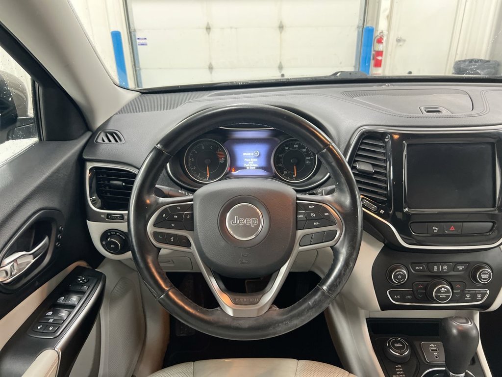 Used 2019 Jeep Cherokee Limited AWD/4WD image 11