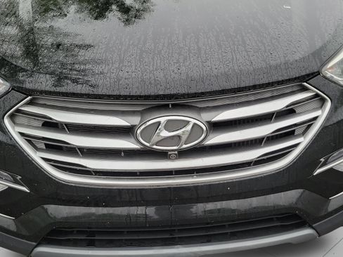 Used 2018 Hyundai Santa Fe Sport 2.0T FWD image 12