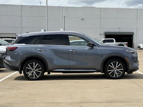 Used 2023 INFINITI QX60 Sensory w/ Cargo Package AWD/4WD image 3