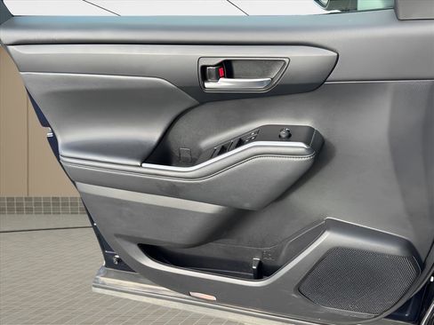 Used 2022 Toyota Highlander XSE image 26