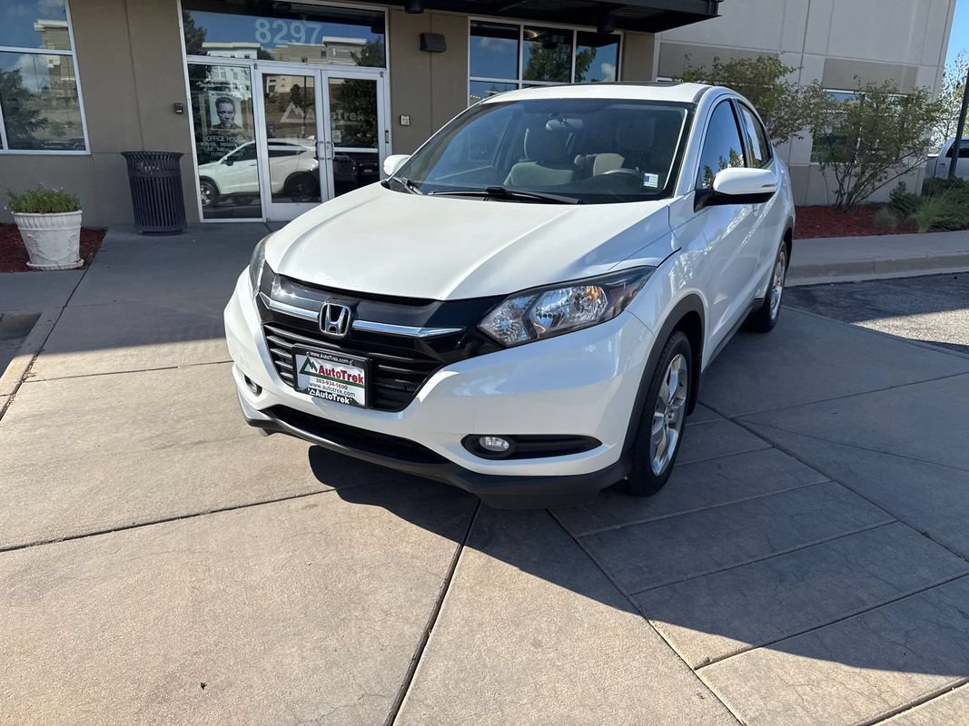 Used 2017 Honda HR-V EX image 2