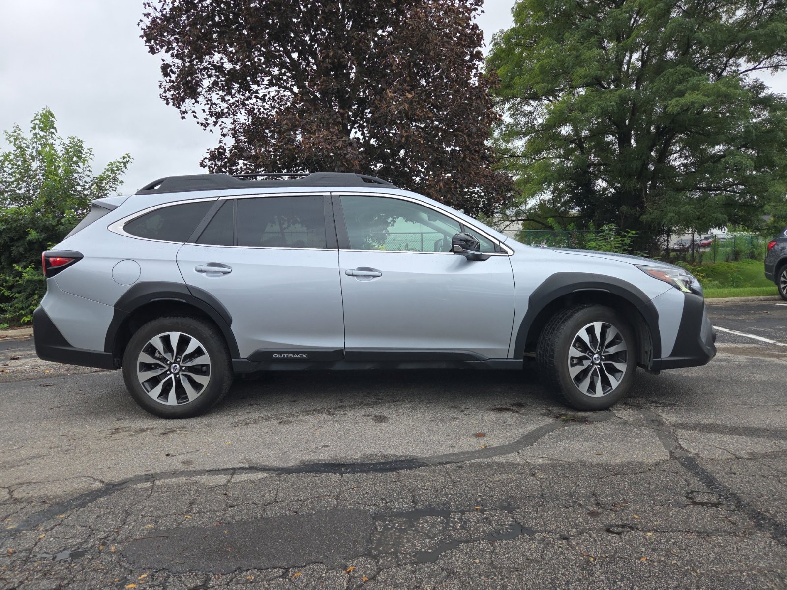 Used 2024 Subaru Outback Limited AWD/4WD image 2