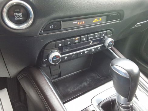 Used 2021 MAZDA CX-5 Signature image 17