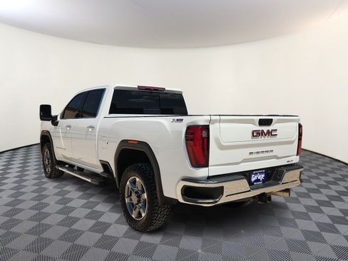 Used 2025 GMC Sierra 2500 SLT w/ SLT Convenience Package AWD/4WD image 3