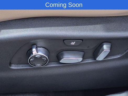 Used 2024 Cadillac XT4 Premium Luxury AWD/4WD image 17