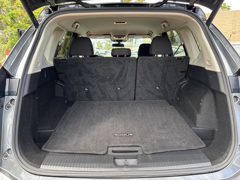 Used 2025 Nissan Rogue SV FWD image 33