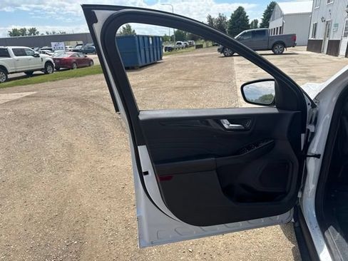 Used 2023 Ford Escape ST-Line AWD/4WD image 19