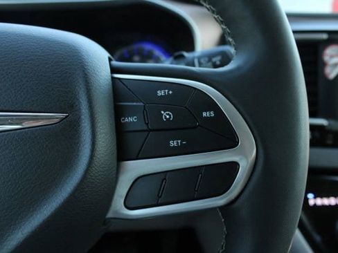 Used 2024 Chrysler Voyager LX FWD image 33