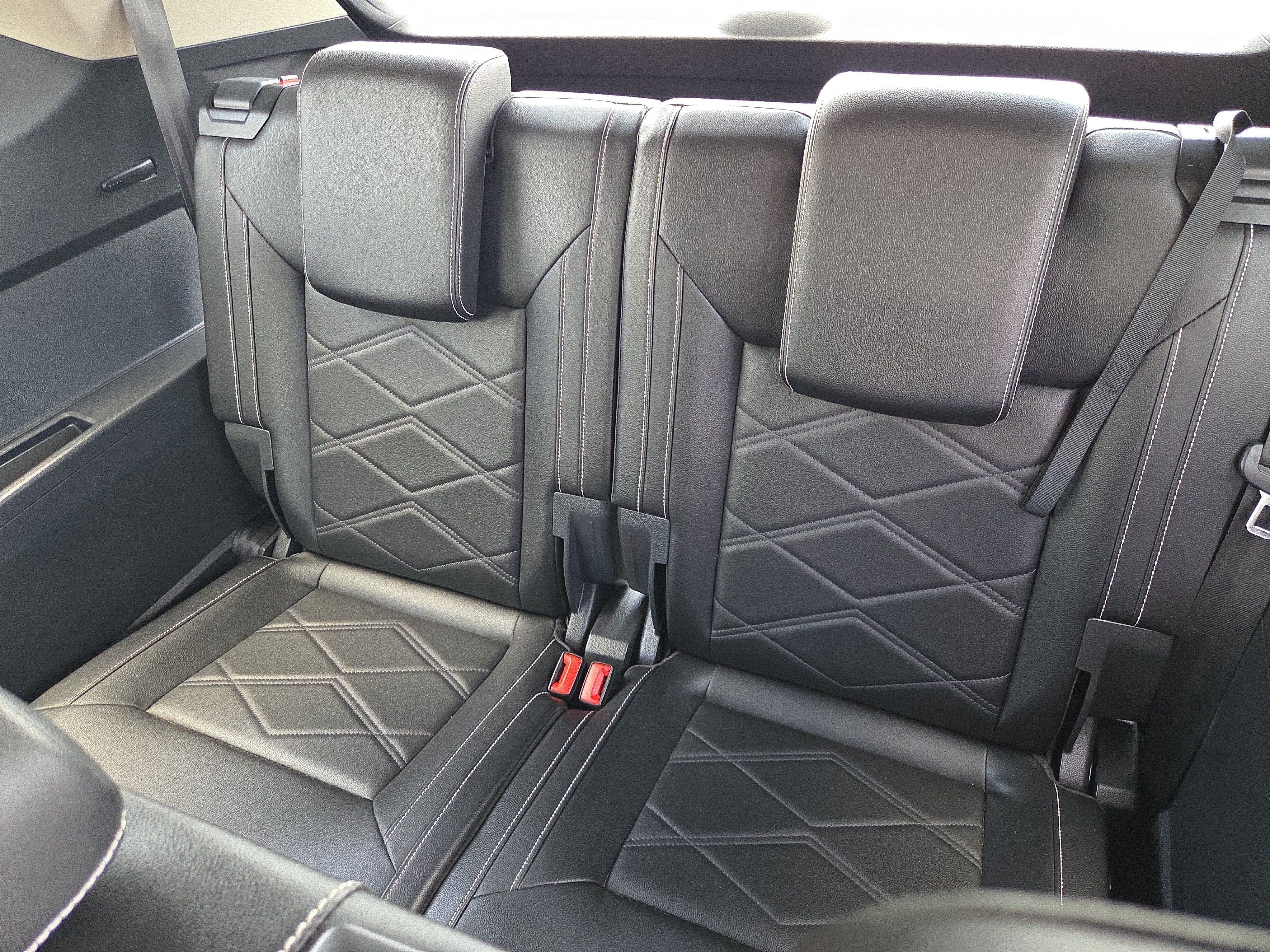 Used 2025 Volkswagen Atlas SE FWD image 7