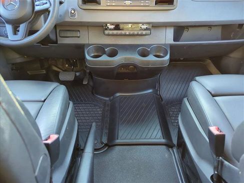 Used 2019 Mercedes-Benz Sprinter 2500 image 20