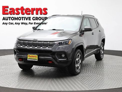 Used 2022 Jeep Compass Trailhawk w/ Trailhawk Convenience Group AWD/4WD image 1