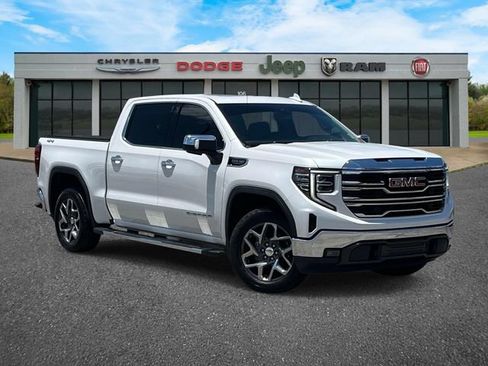 Used 2022 GMC Sierra 1500 SLT w/ SLT Convenience Package AWD/4WD image 1