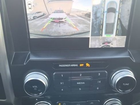 Used 2015 Ford F150 Platinum w/ Equipment Group 701A Luxury image 3