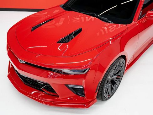 Used 2018 Chevrolet Camaro SS RWD image 4