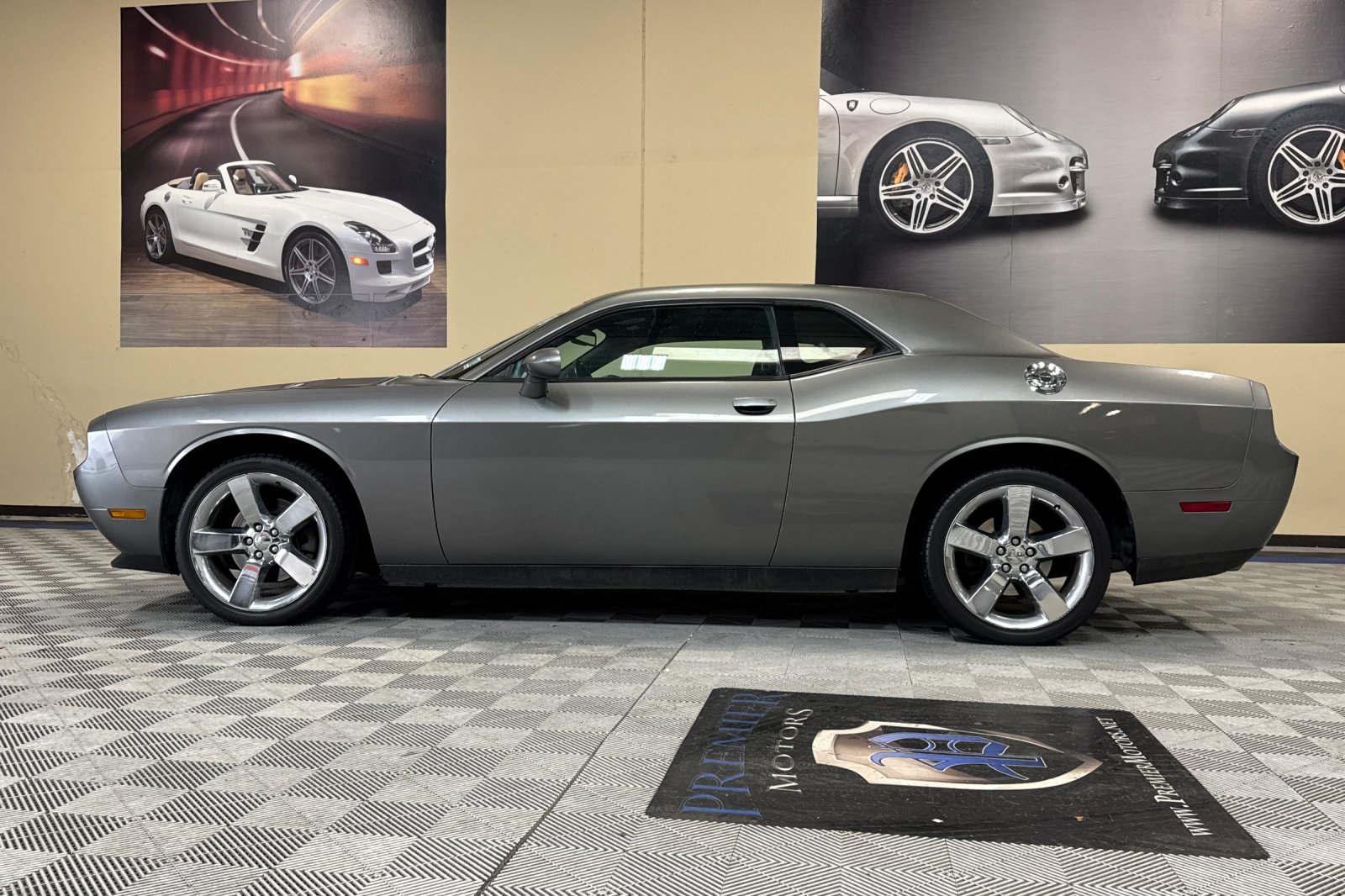 Used 2011 Dodge Challenger RWD image 7