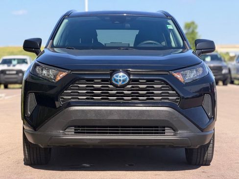 Used 2022 Toyota RAV4 LE AWD/4WD image 6