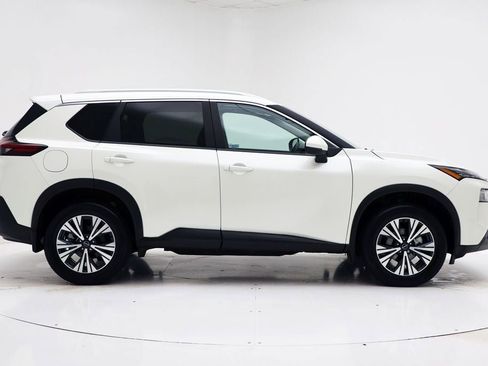 Used 2023 Nissan Rogue SV w/ SV Premium Package image 2