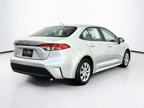 Used 2025 Toyota Corolla LE FWD image 9