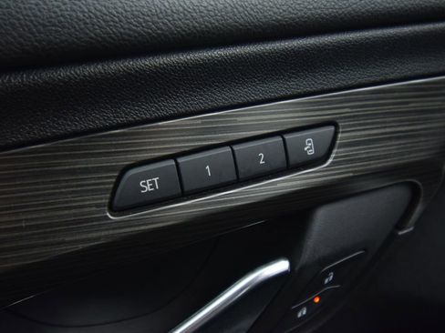 Used 2024 GMC Terrain SLT image 37