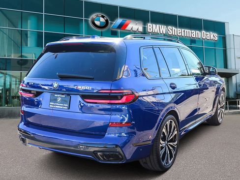 Used 2025 BMW X7 M60i image 4